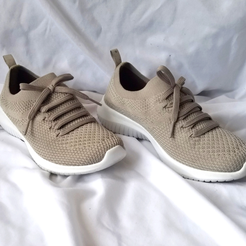 Skechers Ultra Flex Womens Size 6.5